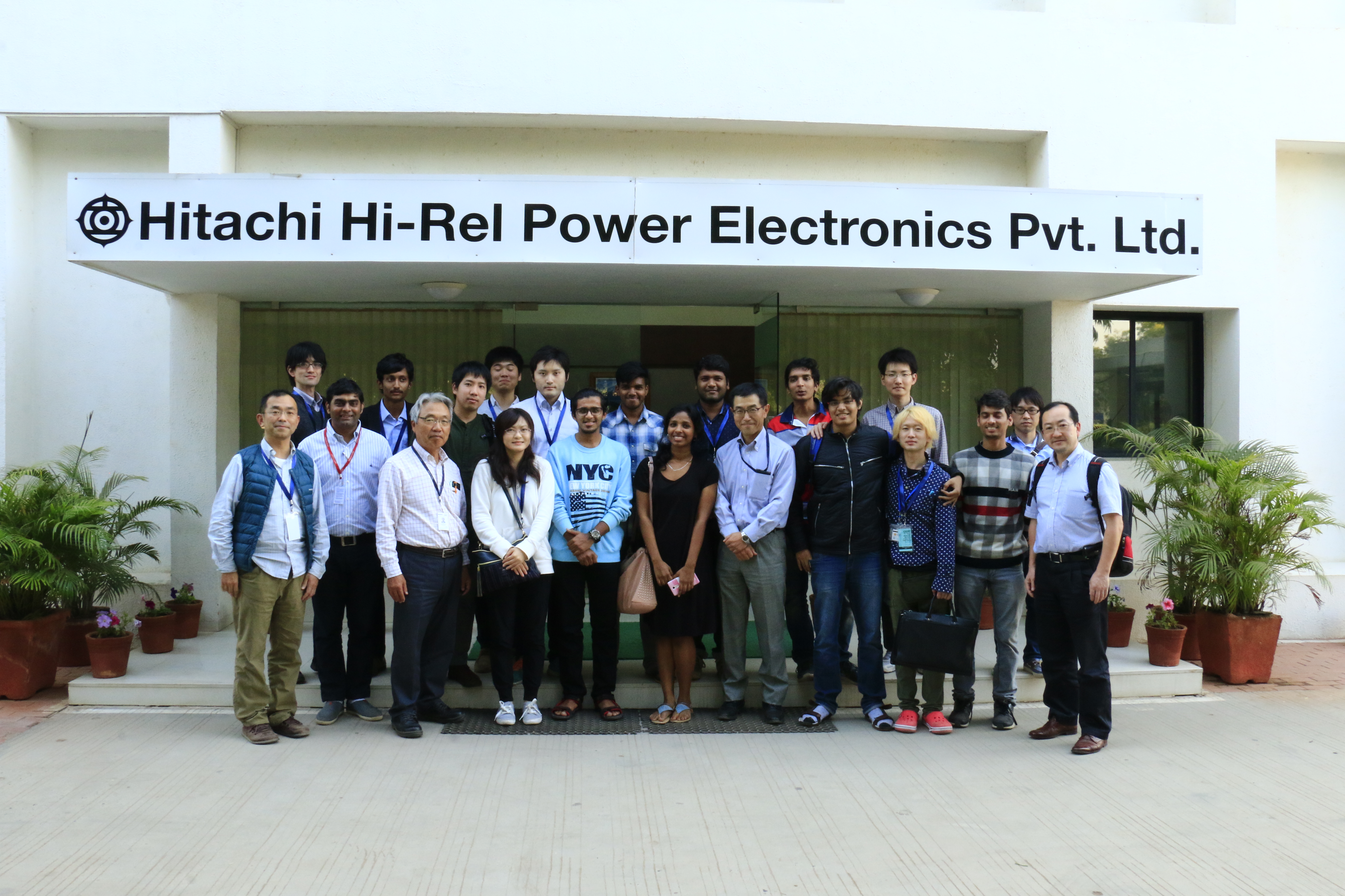 Hitachi Hi-Rel Power Electronics Pvt. Ltd.での集合写真