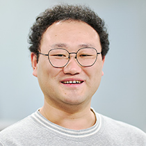 リ・ホウセイさん