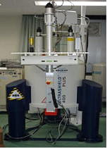核磁気共鳴スペクトル測定装置・NMR 400MHz(Bruker Biospin Inc., AVANCE Ⅲ)