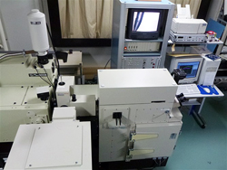 ラマン散乱分析装置（HORIBA-JY T64000）