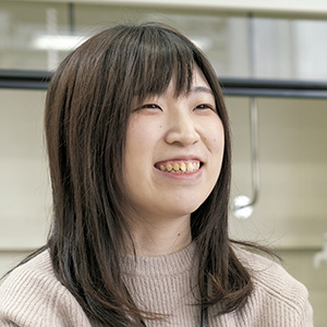 塚田 友梨子さん